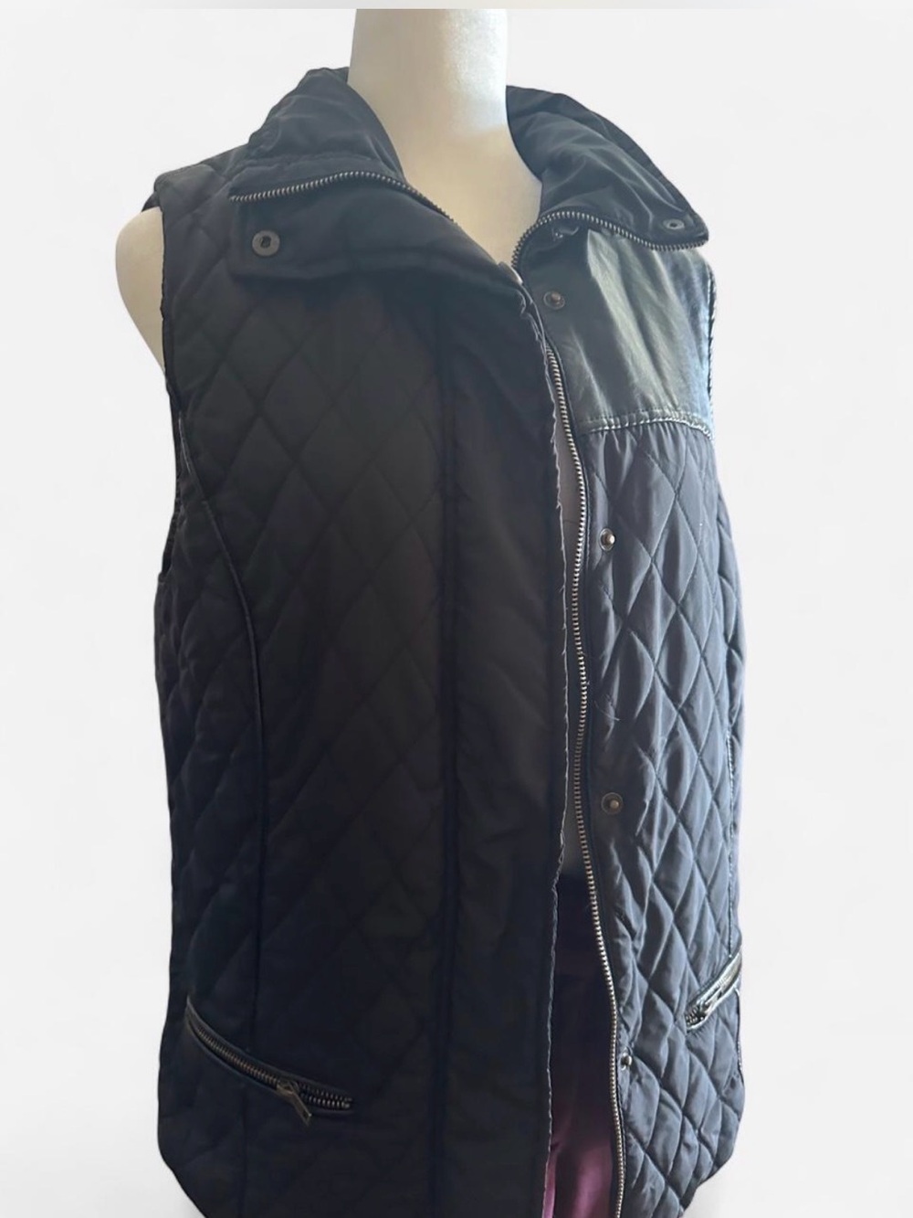 Quilted Sleeveless Puffer Vest - Black